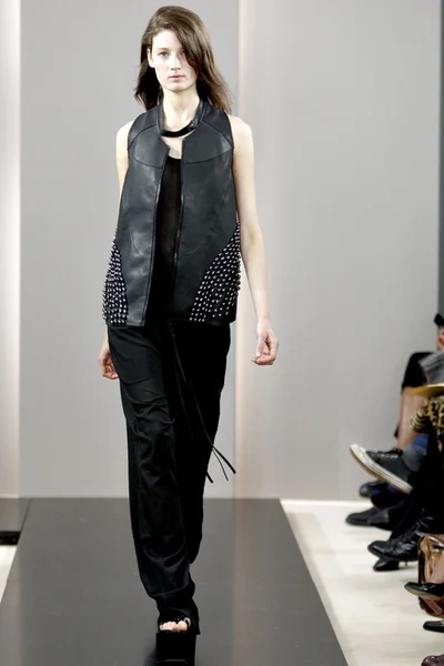 Look 27